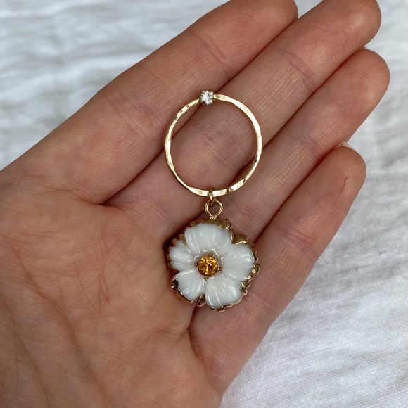 Anthropologie Daisy drop earrings - Picture 2 of 3